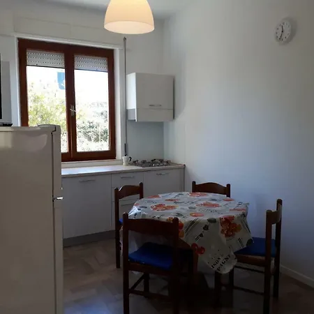 Rimodellato Seconda Fila Mare Centro Di Cupra Marittima